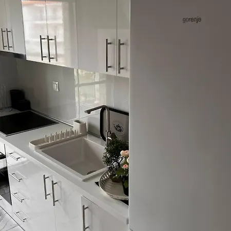 White Pearl 4* Flogita