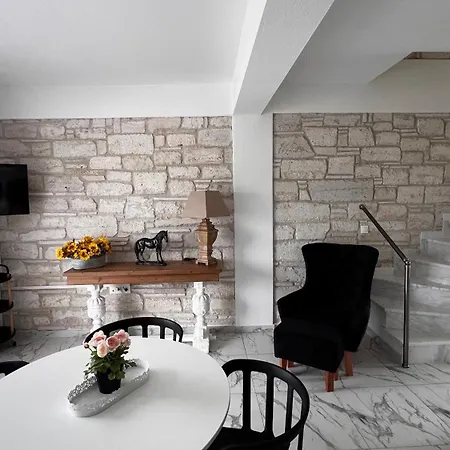 White Pearl Aparthotel