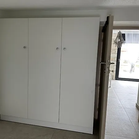 White Pearl Aparthotel Flogita