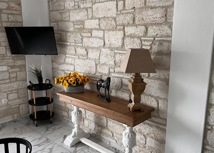 Aparthotel White Pearl Flogita