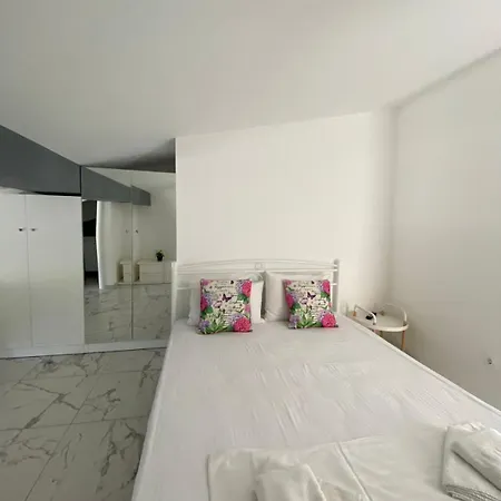 Aparthotel White Pearl