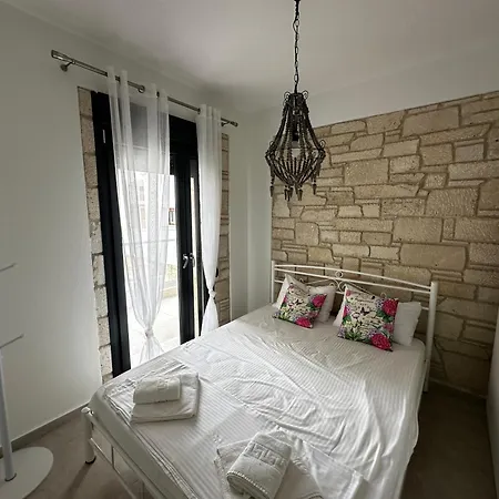 Ξενοδοχείο με διαμερίσματα White Pearl