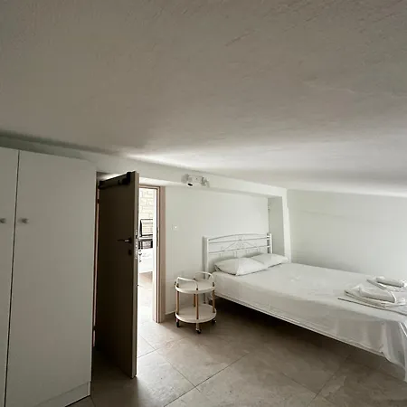 White Pearl Ξενοδοχείο με διαμερίσματα 4*