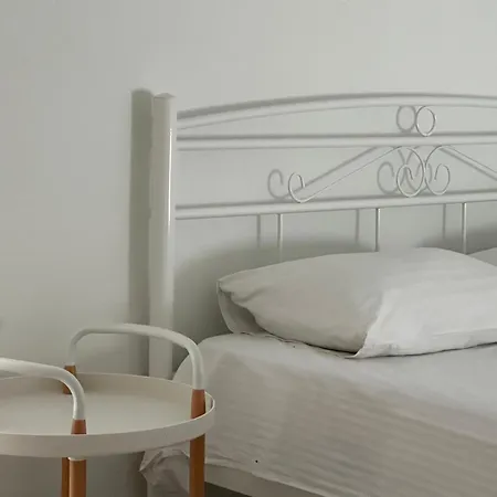 Ξενοδοχείο με διαμερίσματα White Pearl Φλογητά