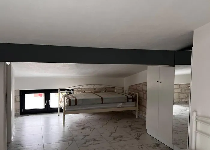 Aparthotel White Pearl Flogita