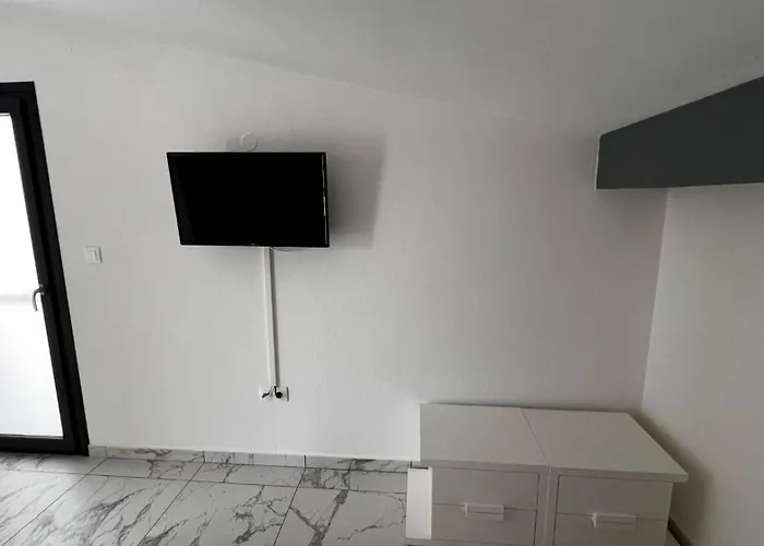 White Pearl 4* Flogita